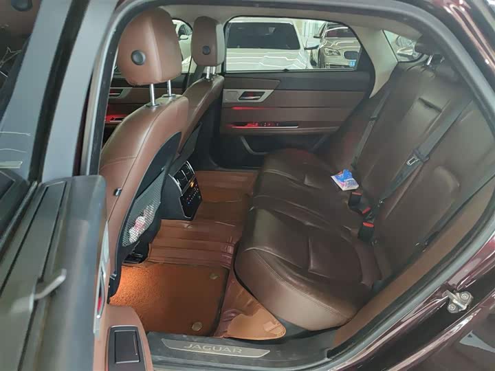 Jaguar XFL 2020 XFL 2.0 T P 250 2 WD — фото 13