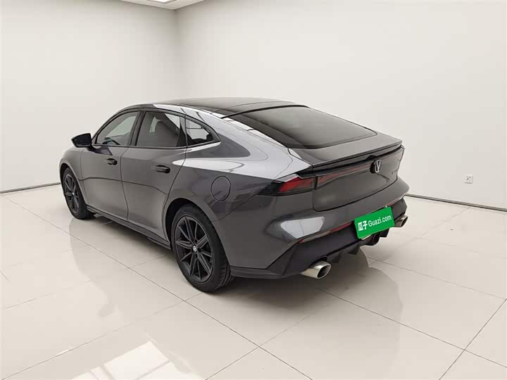 Changan UNI-V 2022 1.5 T Premium — фото 25