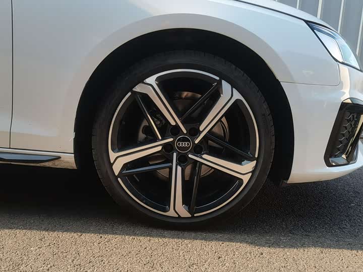 Audi A4L 2025 200 40 TFSI — фото 11