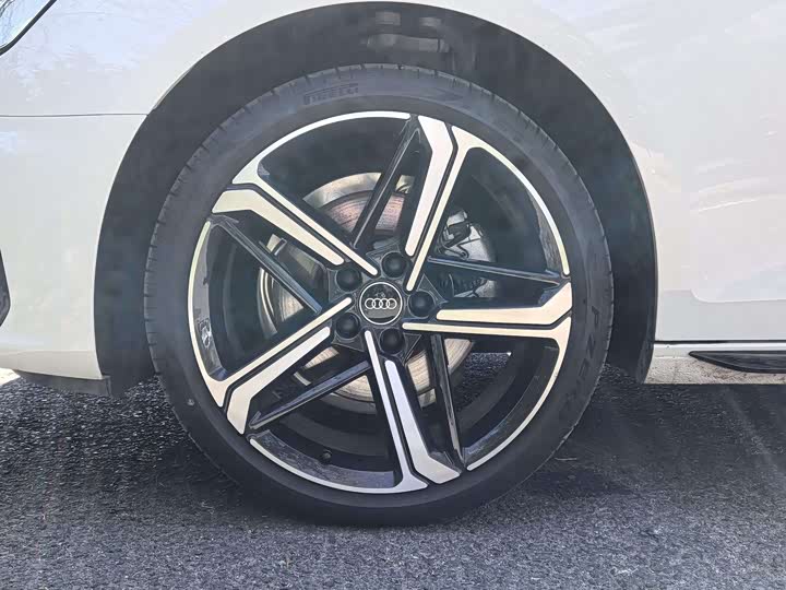 Audi A4L 2025 200 40 TFSI — фото 17