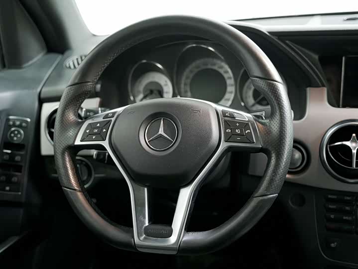 Mercedes-Benz GLK-Class 2015 GLK 300 4 MATIC — фото 5