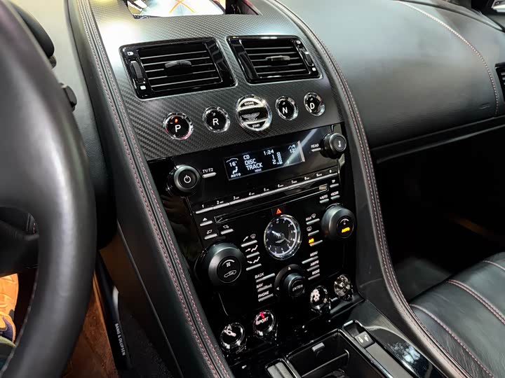 Aston Martin DB 9 2014 6.0 L Carbon Black Coupe — фото 13