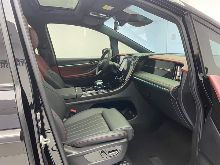Trumpchi M8 2024 400 T — фото 19