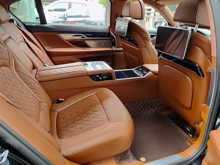 BMW 7-Series 2021 740 Li x Drive M — фото 11