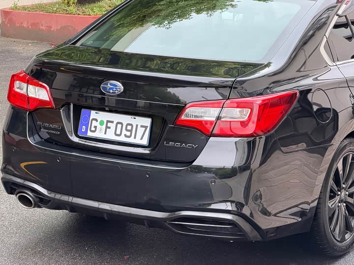 Subaru Legacy — фото 5