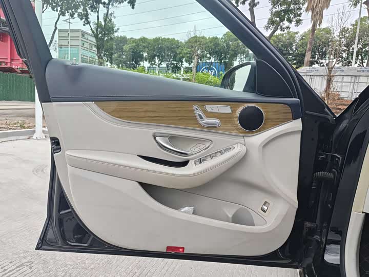 Mercedes-Benz C-Class 2015 C 200 L — фото 20