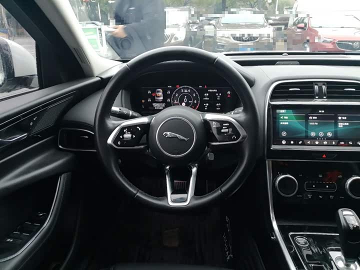 Jaguar XEL 2020 2.0 T 250 PS SE — фото 7
