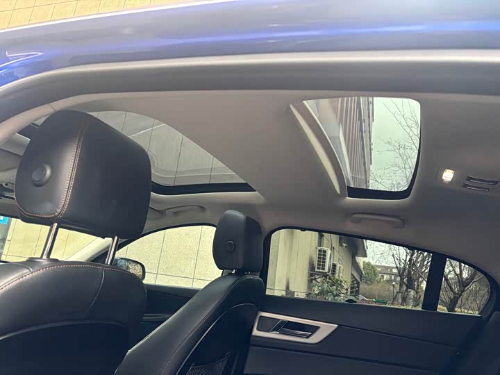 Jaguar XEL 2019 2.0 T 200 PS — фото 13