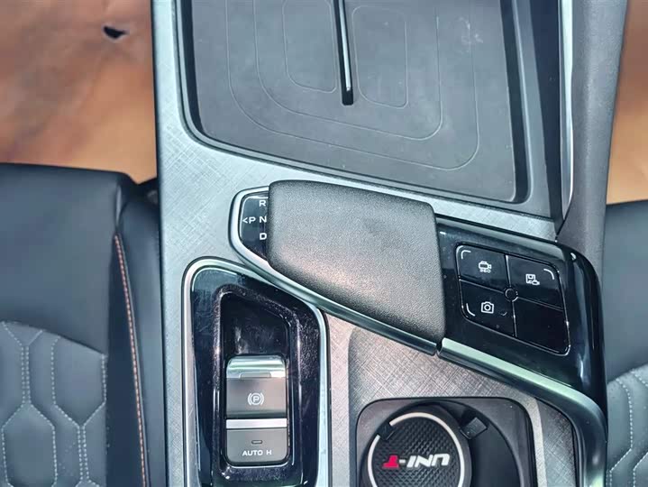 Changan UNI-T 2022 1.5 T Premium — фото 16