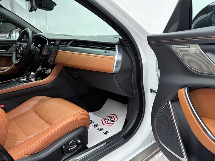 Jaguar XFL 2024 2.0 T P 300 4 WD — фото 11