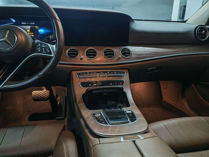 Mercedes-Benz E-Class E 260 L — фото 6