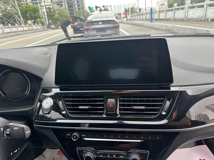 BMW 1-Series 2021 120i M — фото 14