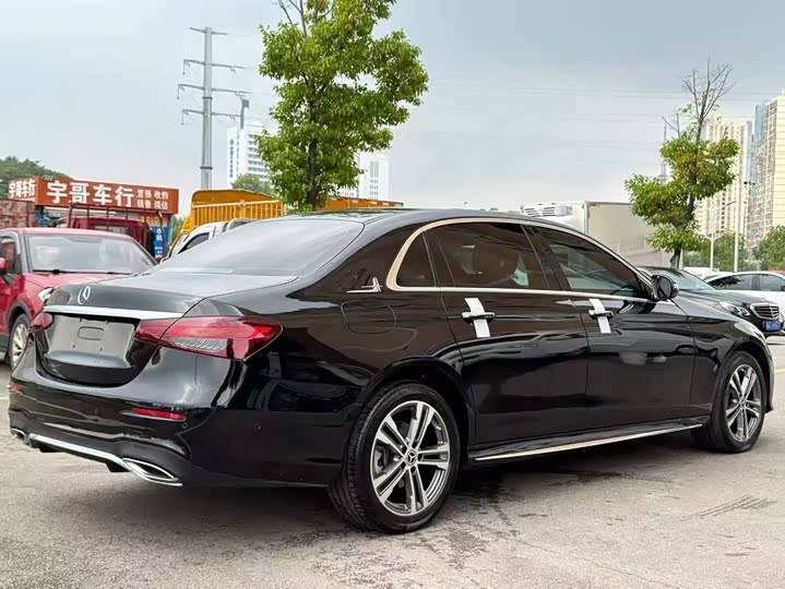 Mercedes-Benz E-Class E 260 L — фото 10