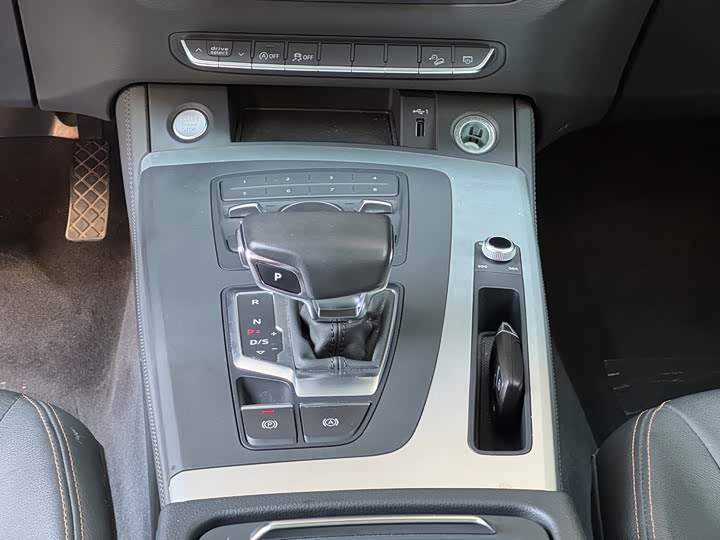 Audi Q5L 40 TFSI базовая — фото 13