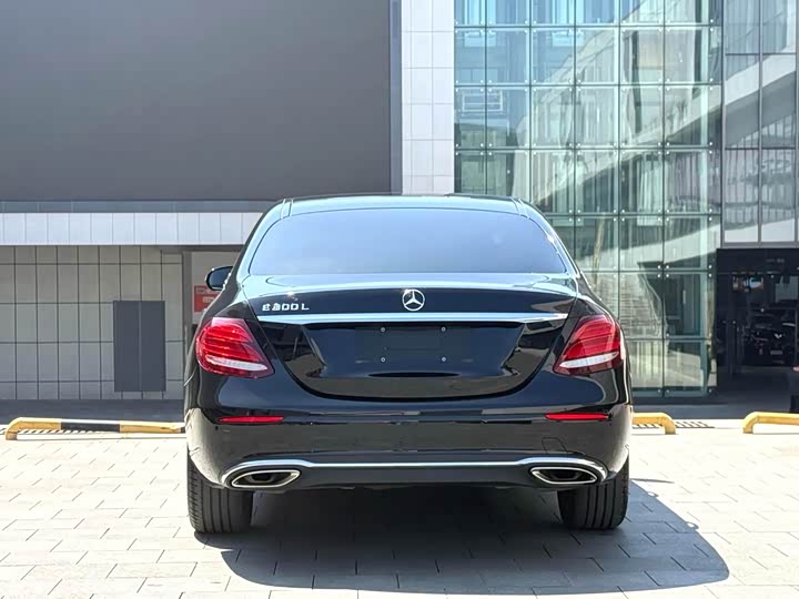 Mercedes-Benz E-Class 2018 E 300 L Luxury — фото 10