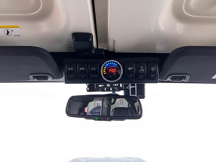 Jeep Wrangler — фото 23