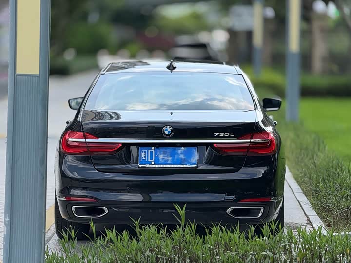 BMW 7 Series 730Li продвинутая — фото 5