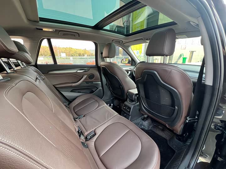 BMW X1 2018 x Drive 20 Li — фото 38