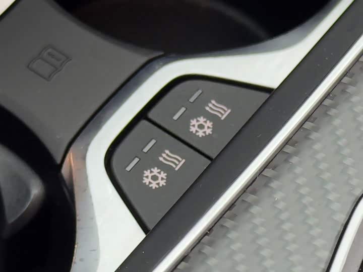 BMW XM — фото 15