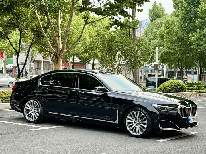BMW 7 Series 740Li продвинутая люкс-пакет — фото 3