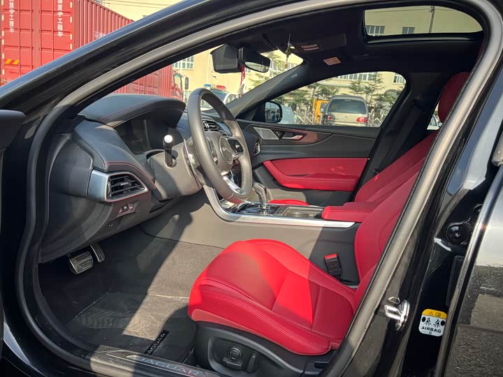 Jaguar XEL 2024 2.0 T 250 PS R-DYNAMIC S — фото 8