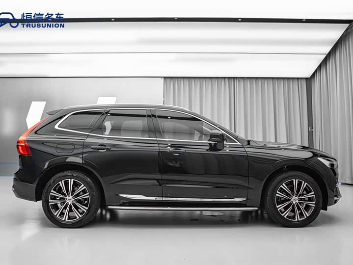 Volvo XC60 2022 B 5 4 WD — фото 4