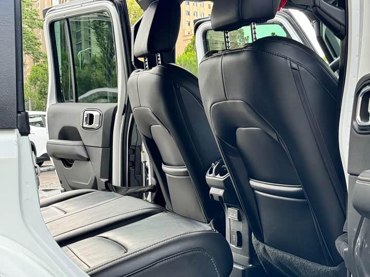 Jeep Wrangler 4xe — фото 7
