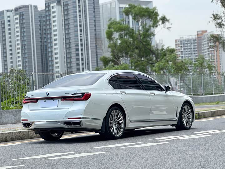 BMW 7-Series 2019 M 760 Li x Drive V 12 — фото 3