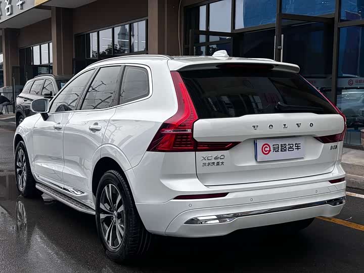 Volvo XC60 2022 B 5 4 WD — фото 6