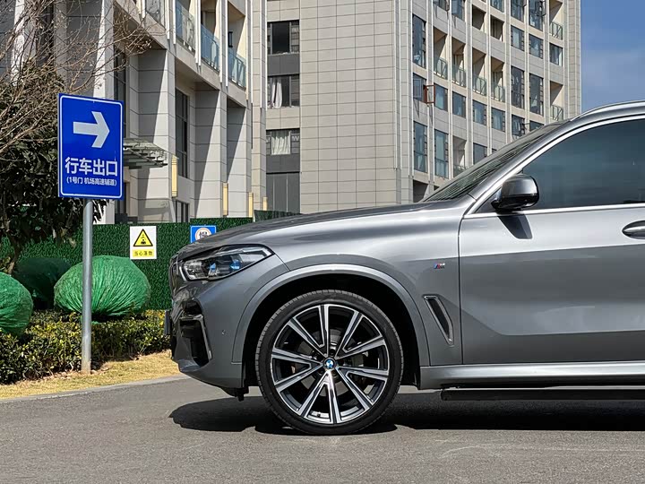BMW X5 2022 x Drive 30 Li M — фото 9