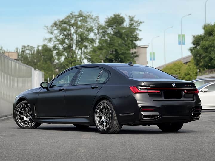 BMW 7-Series 2017 750 Li x Drive — фото 17
