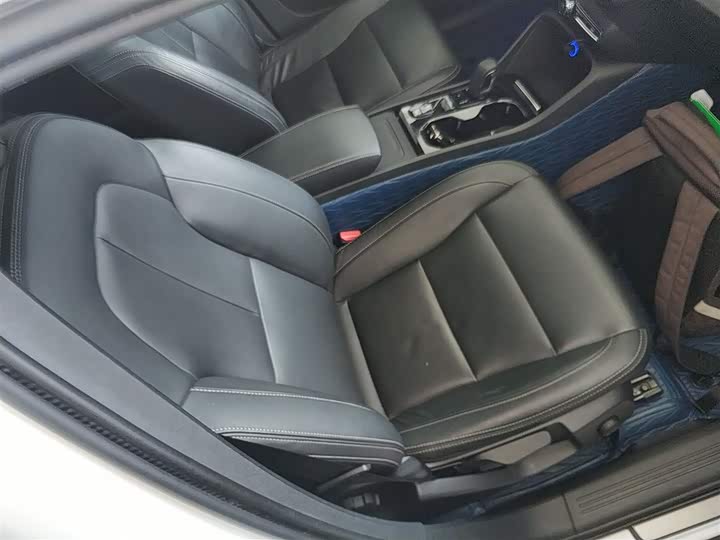 Volvo XC40 2020 T 3 — фото 20