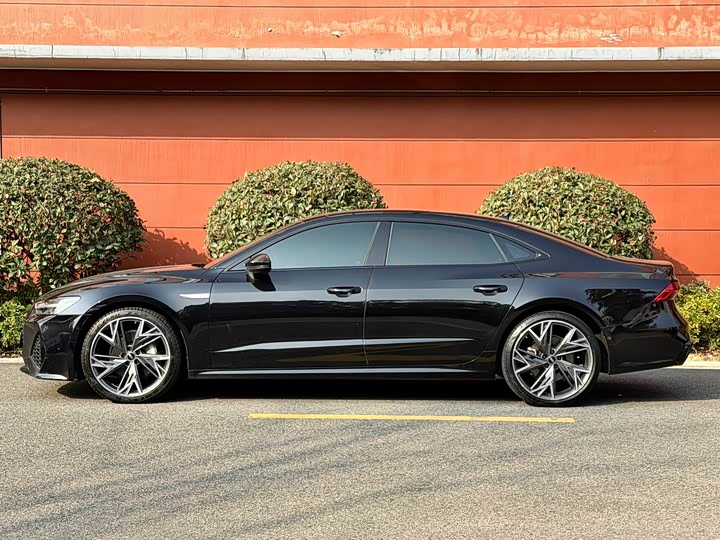 Audi A7L 45 TFSI quattro S-line — фото 13