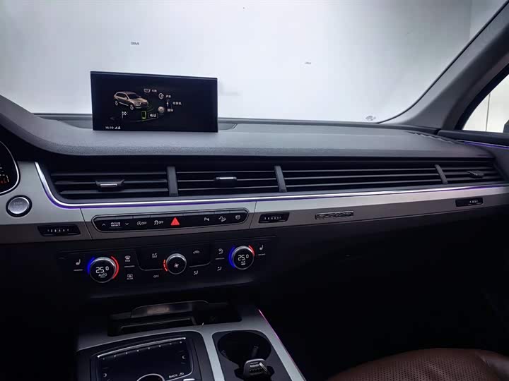 Audi Q7 2018 40 TFSI Comfort — фото 15
