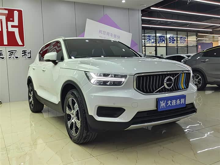 Volvo XC40 2021 T 3 — фото 3