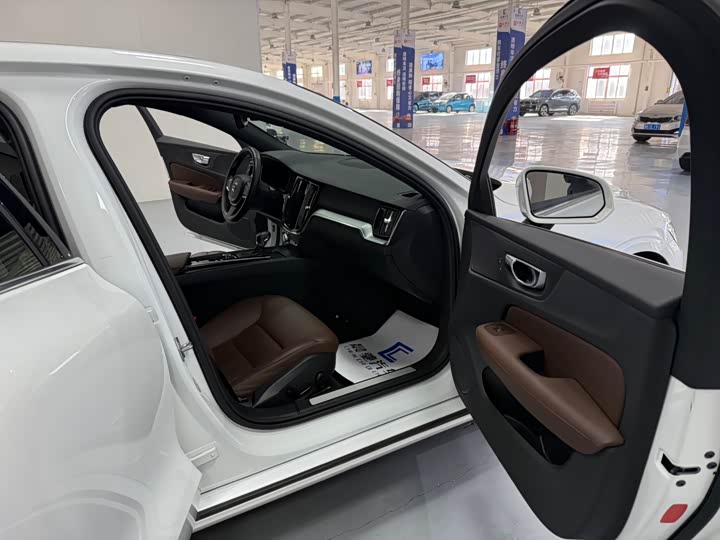 Volvo S60 2021 T 4 — фото 14
