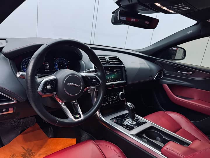 Jaguar XEL 2020 2.0 T 200 PS R-DYNAMIC S — фото 8