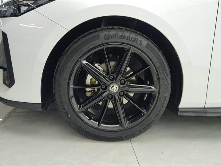 Changan UNI-V 2022 1.5 T Premium — фото 6