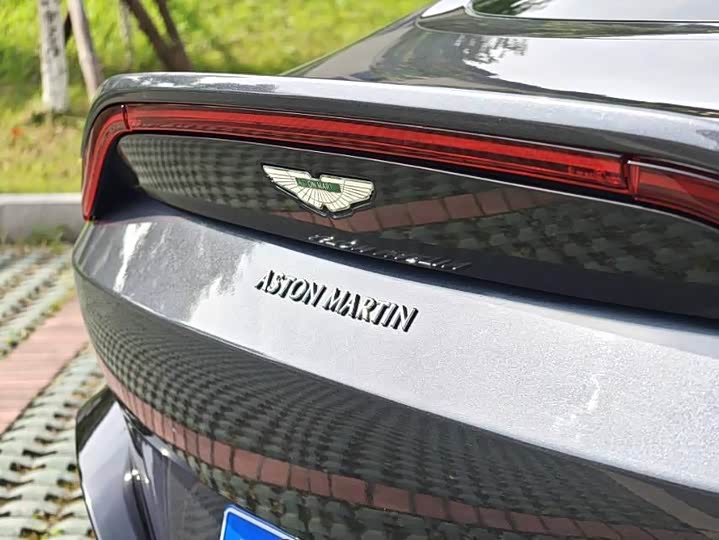 Aston Martin V8 Vantage 2018 4.0 T V 8 Coupe — фото 9