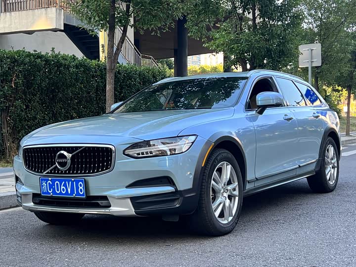 Volvo V90 2017 Cross Country T 5 AWD — фото 1
