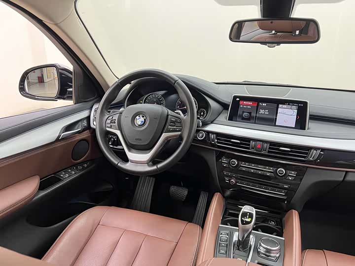BMW X6 2018 x Drive 35i Leading — фото 14