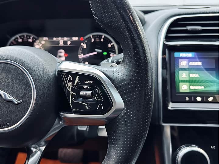 Jaguar XEL 2020 2.0 T 200 PS R-DYNAMIC — фото 20