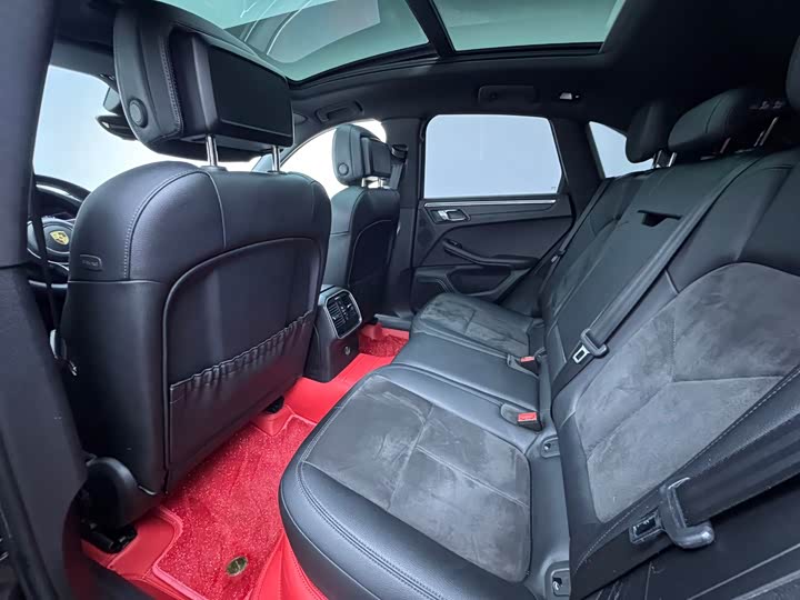 Porsche Macan 2017 Macan 2.0 T — фото 9