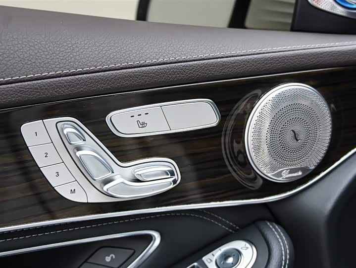 Mercedes-Benz GLC 2019 GLC 260 L 4 MATIC Luxury — фото 25