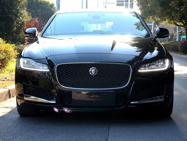 Jaguar XFL 2018 XFL 2.0 T 250 PS — фото 2