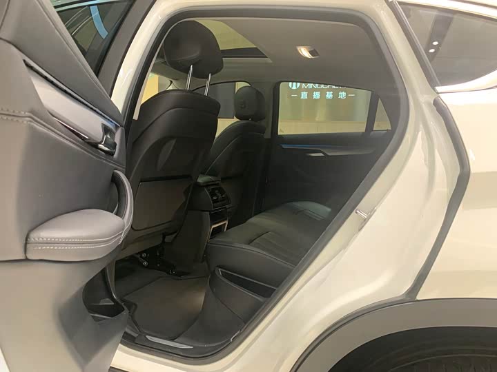 BMW X6 2018 x Drive 35i Leading — фото 7