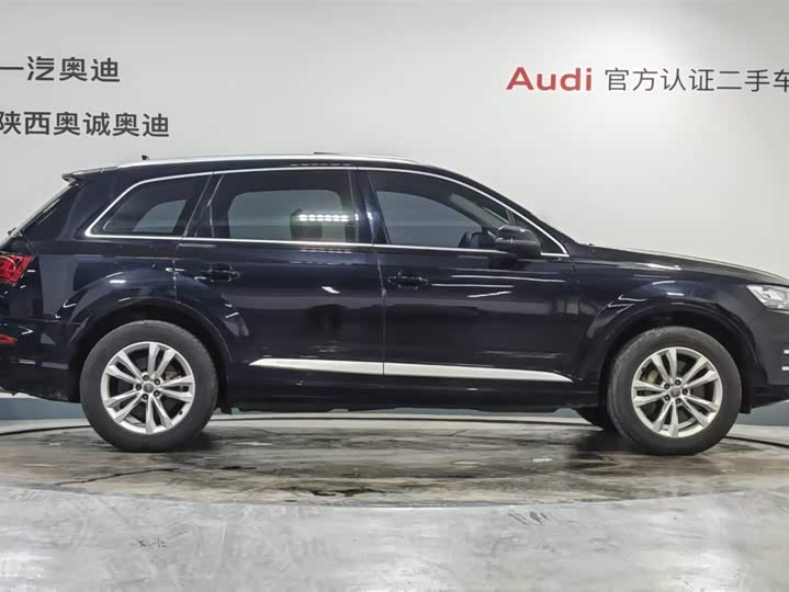 Audi Q7 2019 45 TFSI Comfort — фото 3