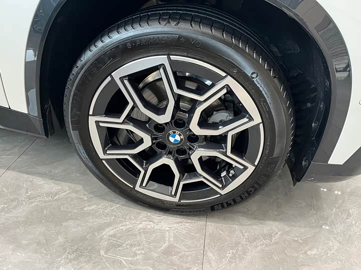 BMW X1 sDrive25Li X — фото 17