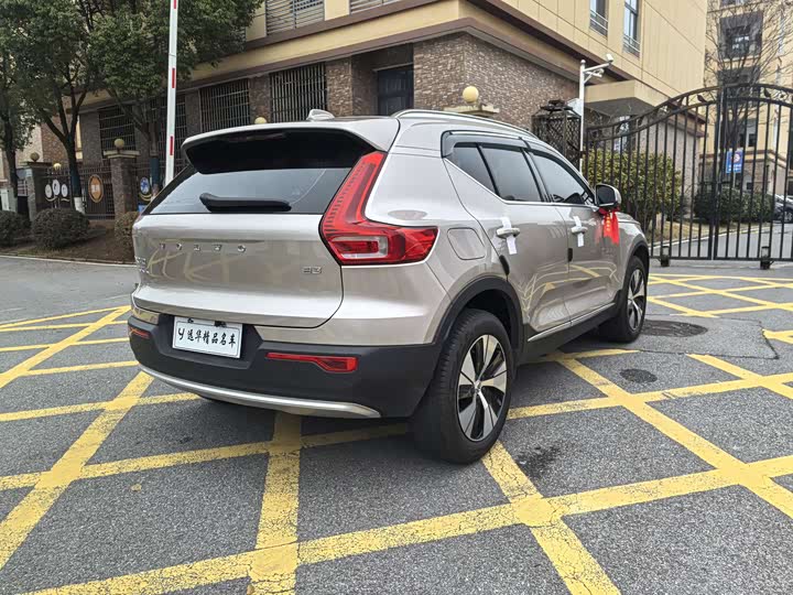 Volvo XC40 2024 B 3 — фото 5