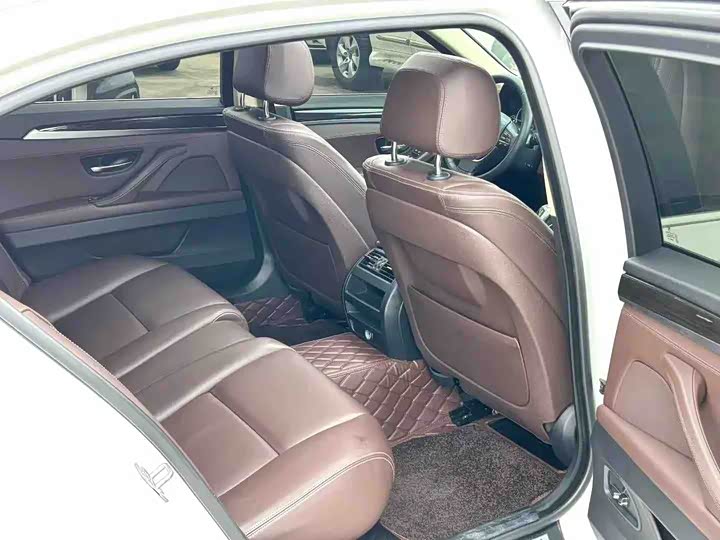 BMW 5 Series 525Li — фото 4